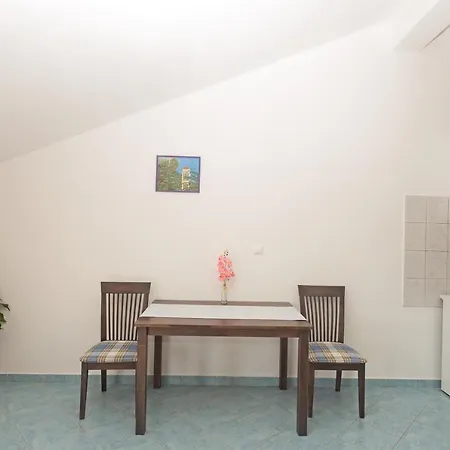 Dora Apartman