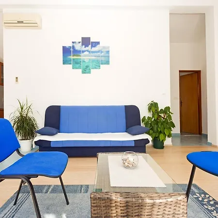 Dora Apartman *