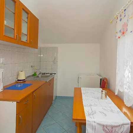 Dora Apartman