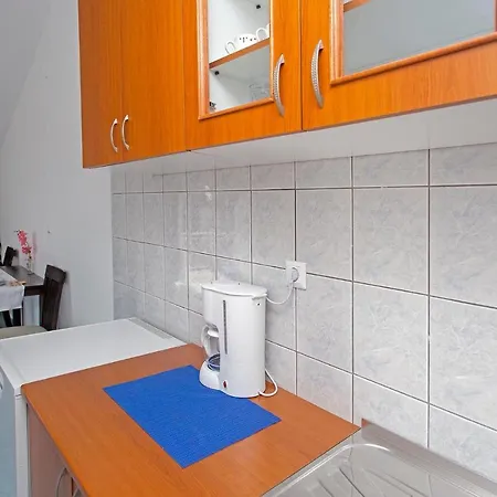 Apartman Dora *
