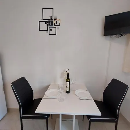 Apartman Dora *