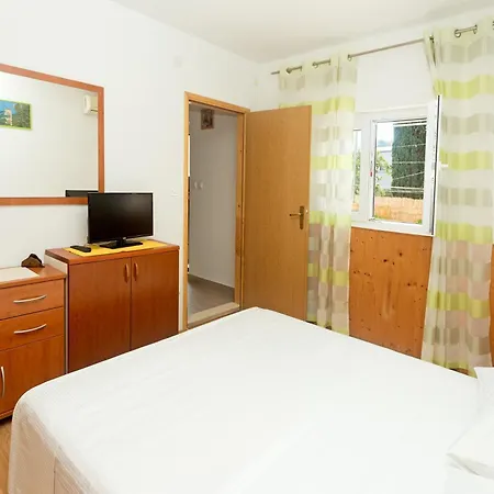 Apartman Dora