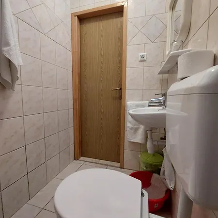 Dora Apartman