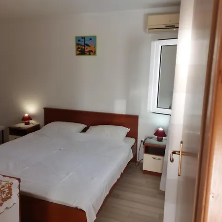Dora Apartman