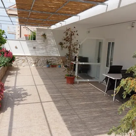 Dora Lägenhet Hvar Town